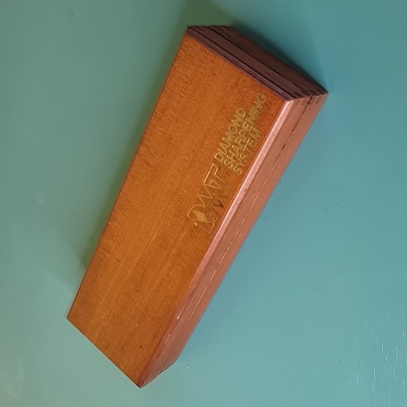 DMT 8" Diamond Whetstone with Wood Case - Picture 8 of 10